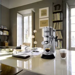 De'Longhi DeLonghi EC685.M Dedica Style Siebträger Espressomaschine Silber -Günstiges Brat Lust Geschäft 2d949ec0361546c54a9ac13be8565d3d