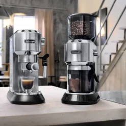 De'Longhi DeLonghi EC685.M Dedica Style Siebträger Espressomaschine Silber -Günstiges Brat Lust Geschäft 6837a642d36c5a7ff79b6b68c861af30