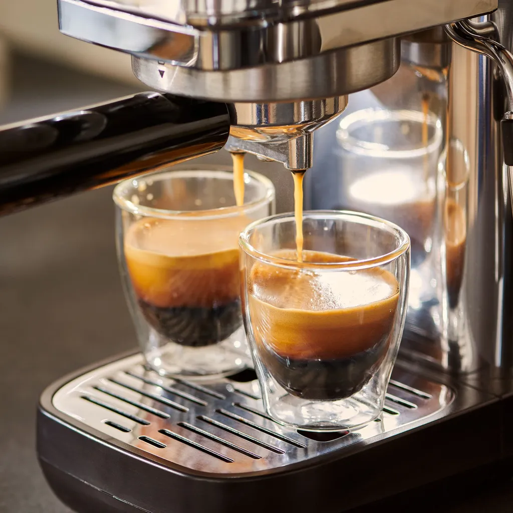 Tchibo Siebträger Espressomaschine „Lapressa“, Mit Doppelauslauf Und Milchaufschäumdüse (15 Bar, 980ml Wassertank), Inkl. Zwei Doppelwandigen Sieben, Für Espresso Und Milchschaum, Edelstahl 8 Tchibo Siebträger Espressomaschine „Lapressa“, Mit Doppelauslauf Und Milchaufschäumdüse (15 Bar, 980ml Wassertank), Inkl. Zwei Doppelwandigen Sieben, Für Espresso Und Milchschaum, Edelstahl – Bild 6