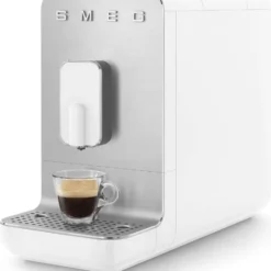 SMEG Kaffeevollautomat - 1350 W - Weiß 1,4 Liter - BCC01WHMEU -Günstiges Brat Lust Geschäft 8c84670bcf23467538029190faeeab0b