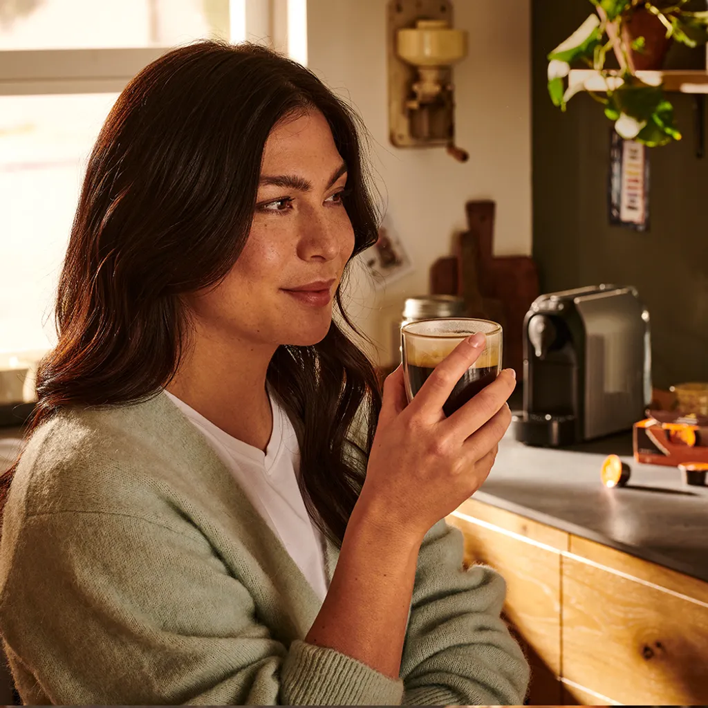 Tchibo Cafissimo Easy Kaffeemaschine Kapselmaschine Inkl. 30 Kapseln Für Caffè Crema, Espresso Und Kaffee, Schwarz 6 Tchibo Cafissimo Easy Kaffeemaschine Kapselmaschine Inkl. 30 Kapseln Für Caffè Crema, Espresso Und Kaffee, Schwarz – Bild 4